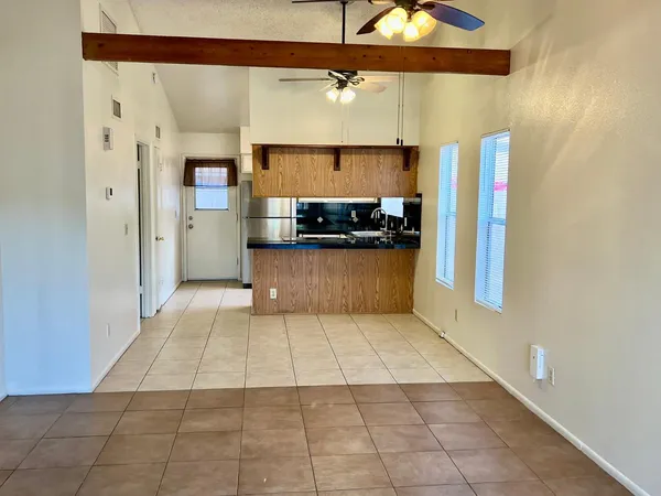 $1,495 | 953 West Emelita Circle, Mesa, AZ 85210