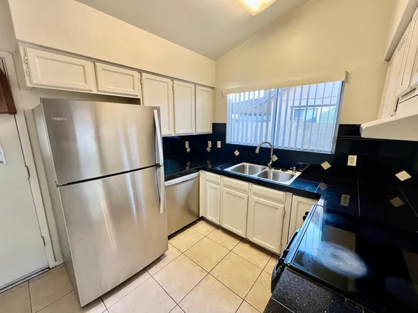 $1,495 | 953 West Emelita Circle, Mesa, AZ 85210