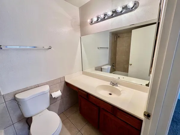 $1,495 | 953 West Emelita Circle, Mesa, AZ 85210