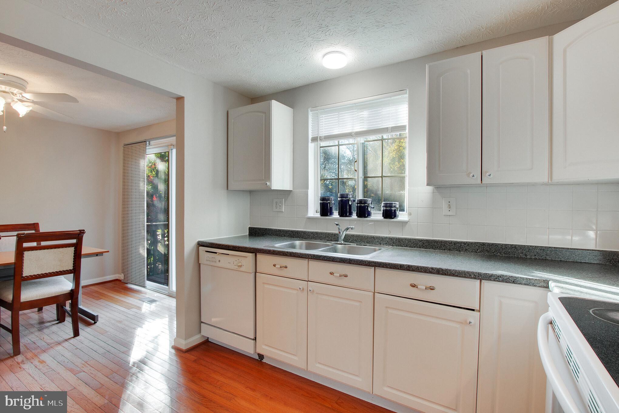 1413 Rising Wind Court Silver Spring, MD 20905 - Photo 6 of 16