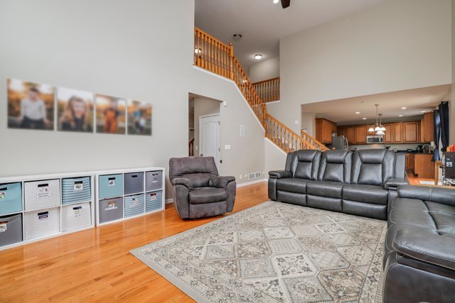 5961 Chatham Drive Hoffman Estates, IL 60192 - Photo 17 of 39