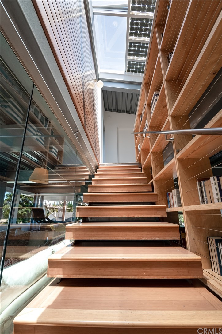 1149 Pine Avenue Manhattan Beach, CA 90266 - Photo 31 of 48 a view of entryway
