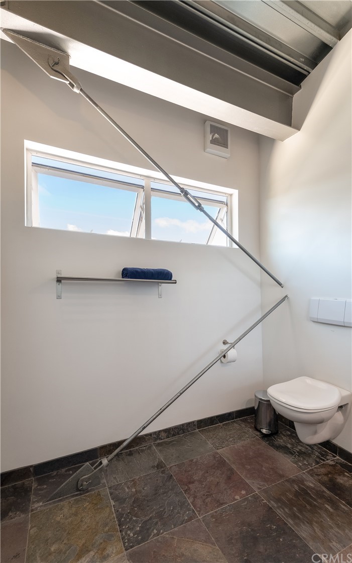 1149 Pine Avenue Manhattan Beach, CA 90266 - Photo 43 of 48 a view of small space