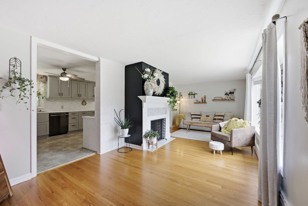 75 Adrian Avenue West Springfield, MA 01089 - Photo 9 of 41