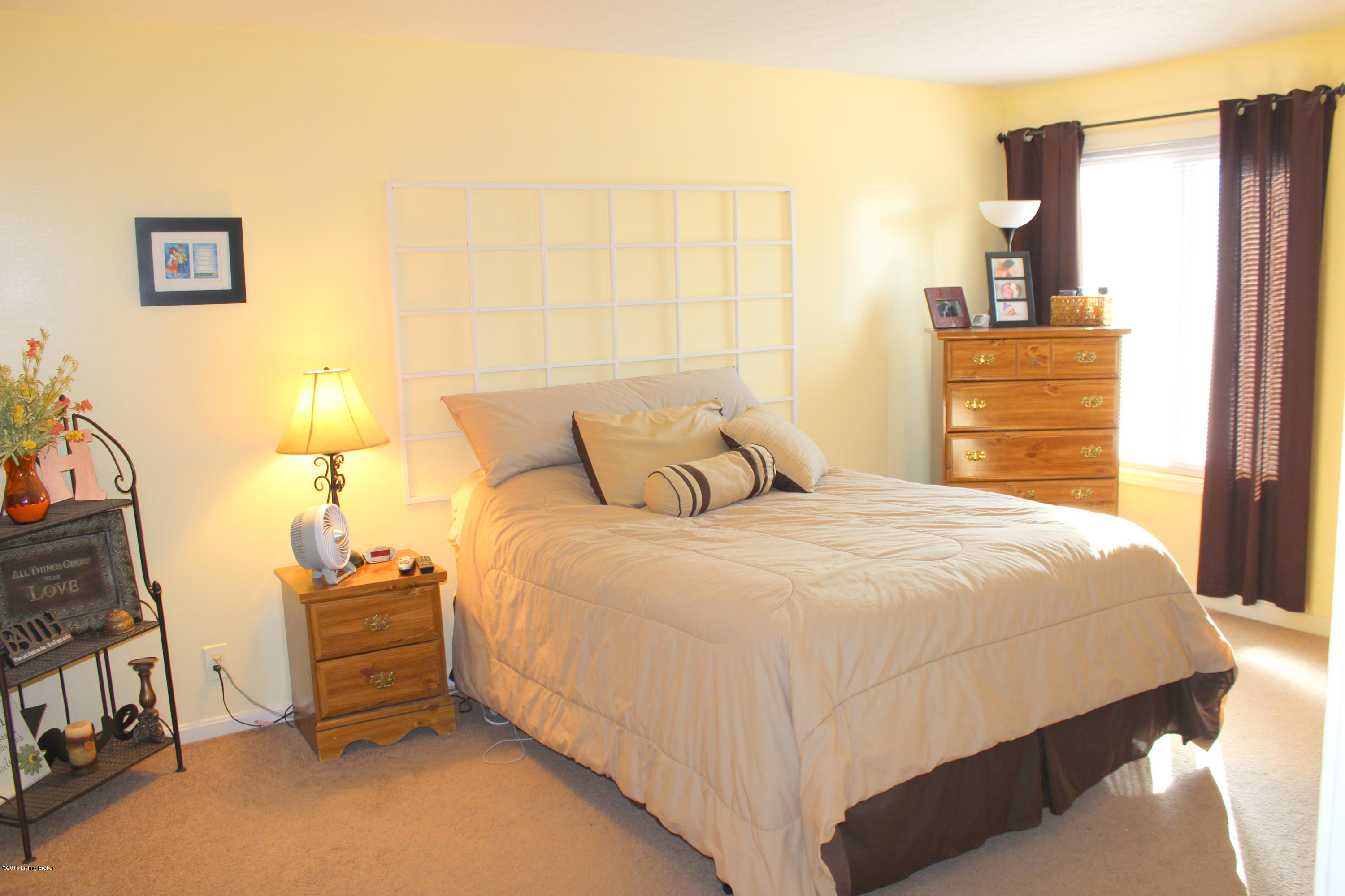 3710 Longview Road Louisville, KY 40299 - Photo 10 of 14 Upstairs bedroom with full bathroom.