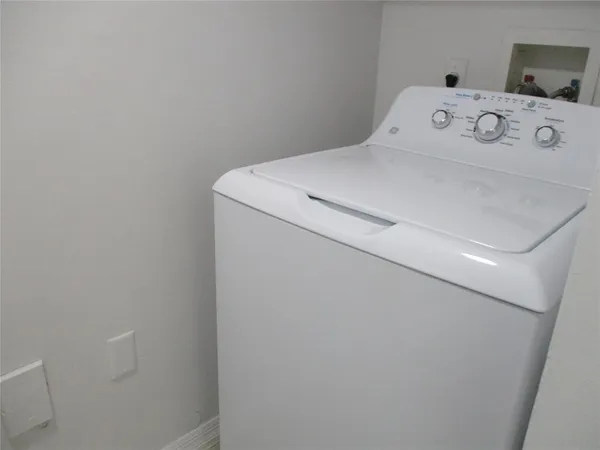 $2,375 | 5045 Wiles Road, Unit 206, Coconut Creek, FL 33073