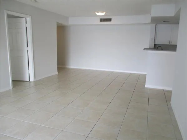 $2,375 | 5045 Wiles Road, Unit 206, Coconut Creek, FL 33073