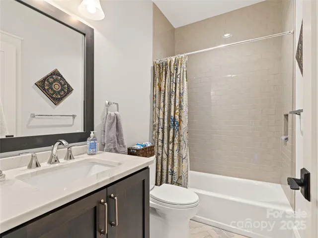 $800,000 | 6 Starwood Valley Trail, Arden, NC 28704