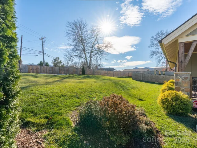 $800,000 | 6 Starwood Valley Trail, Arden, NC 28704