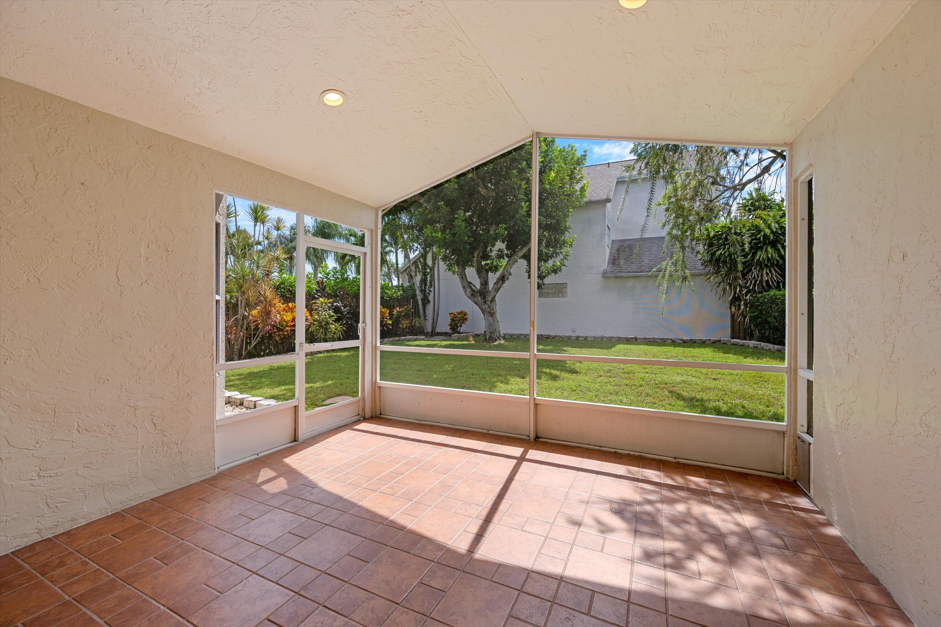 1069 Aviary Road Wellington, FL 33414 - Photo 20 of 28 Screen Room