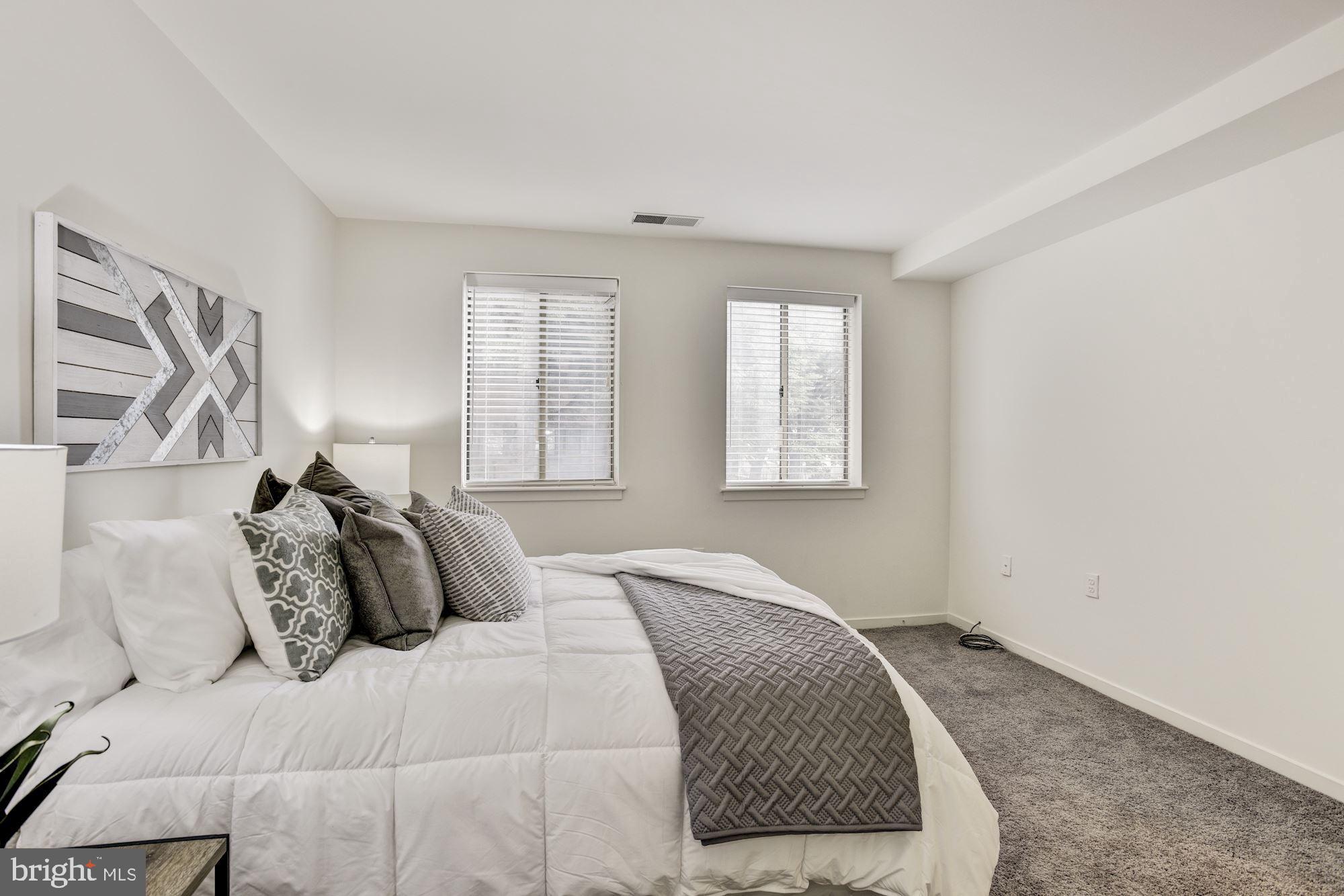 20 Andrew Place, Unit R125 Baltimore, MD 21201 - Photo 14 of 22 Master Bedroom