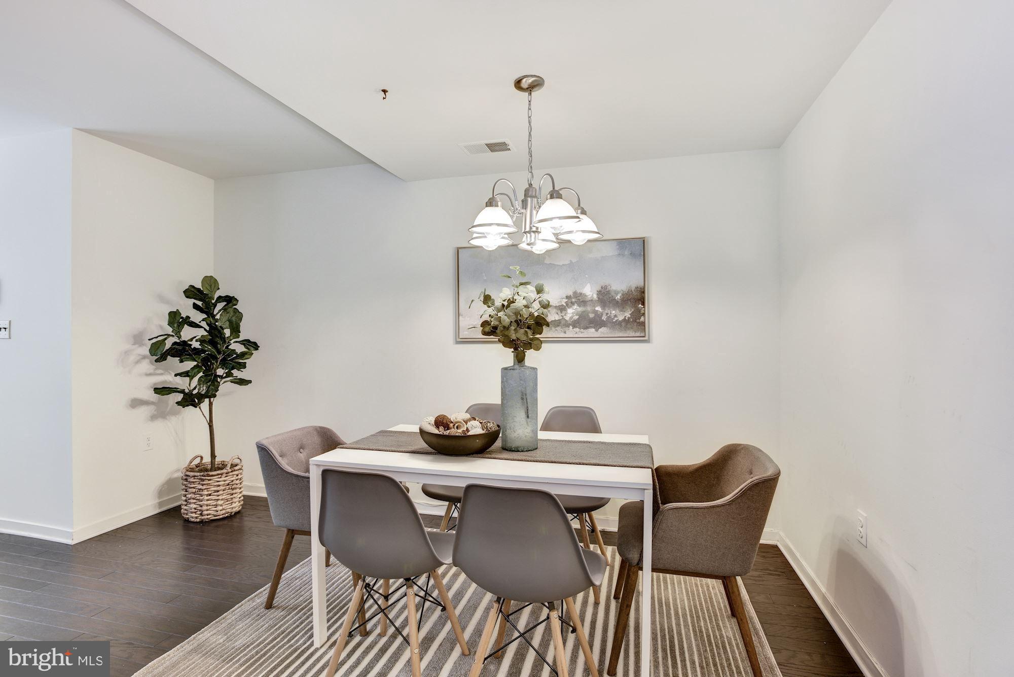 20 Andrew Place, Unit R125 Baltimore, MD 21201 - Photo 7 of 22 Dining Room