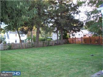 713 Fern Road Glenside, PA 19038 - Photo 3 of 7 Exterior Back