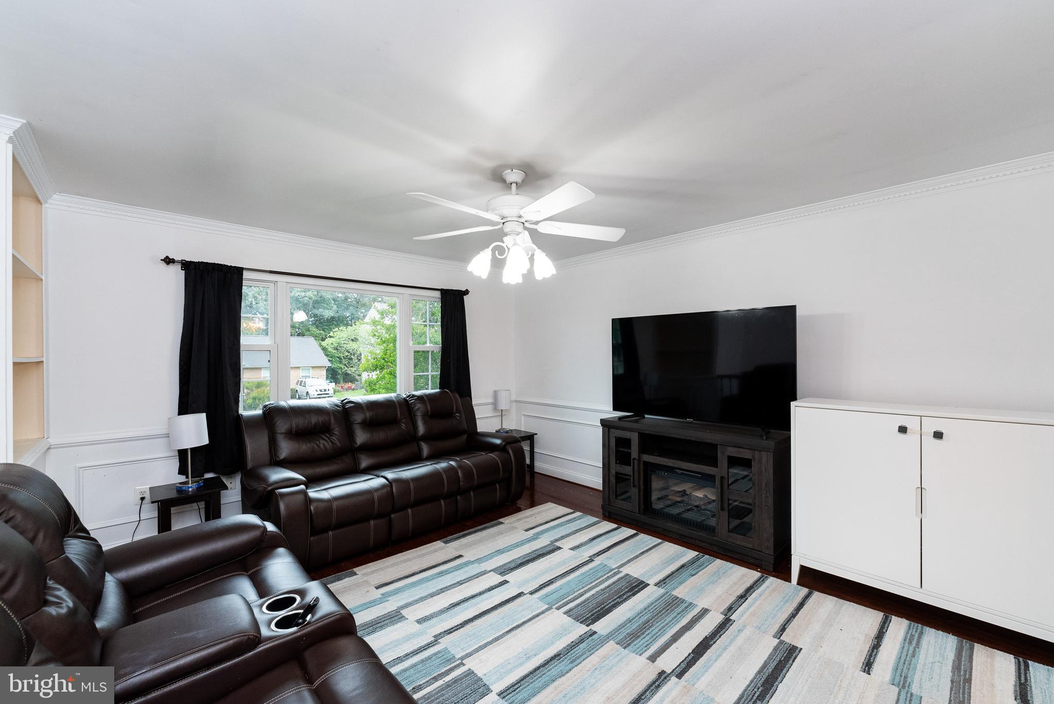 13513 Delaney Road Woodbridge, VA 22193 - Photo 4 of 44 Gallery Image 4