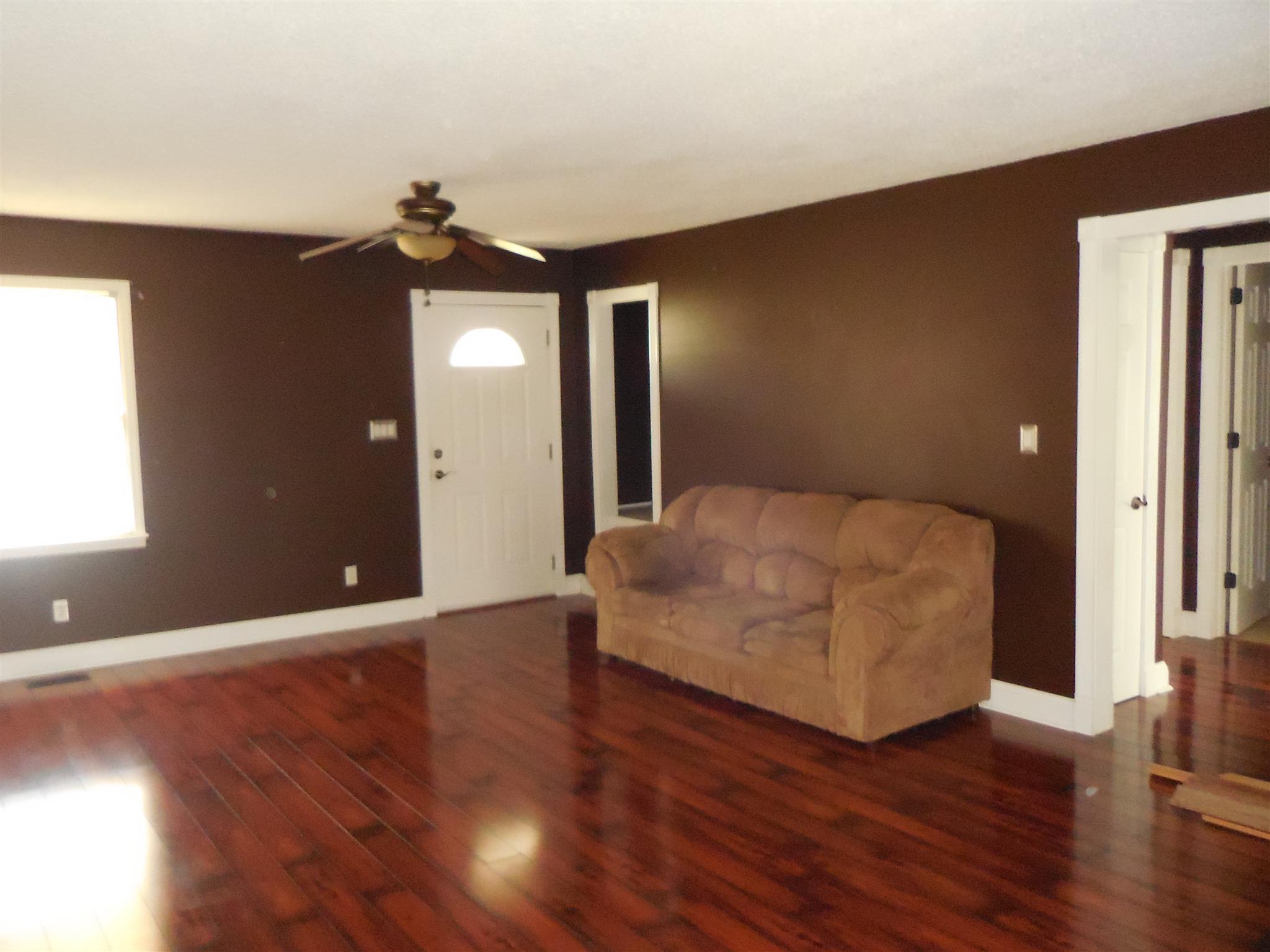 21 Patrick Road Fayetteville, TN 37334 - Photo 8 of 24 Living area