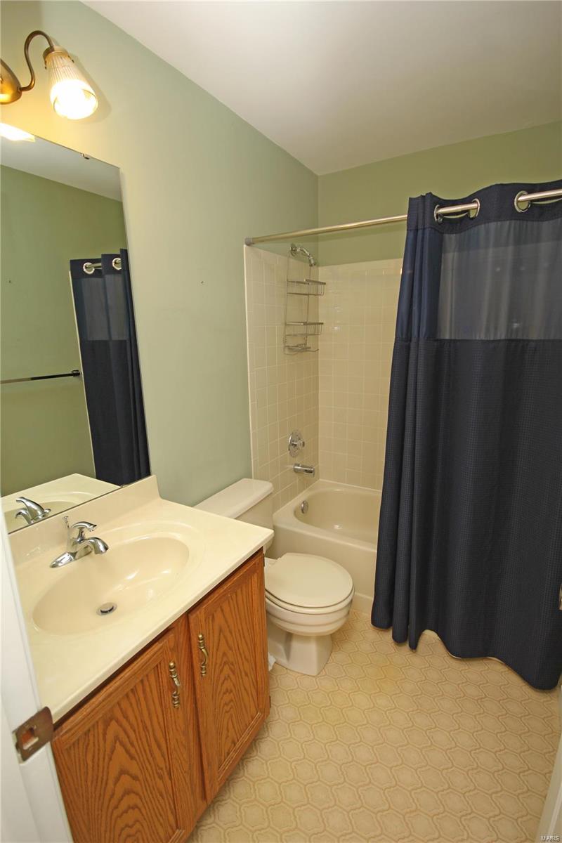 8815 Pardee Forest Drive, Unit C St. Louis, MO 63123 - Photo 11 of 31