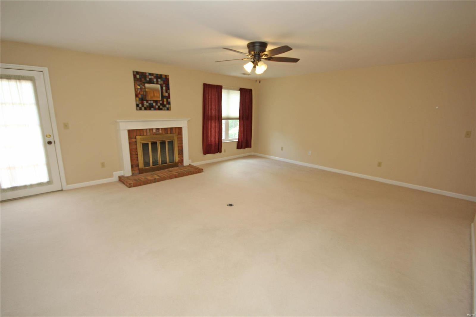 8815 Pardee Forest Drive, Unit C St. Louis, MO 63123 - Photo 3 of 31