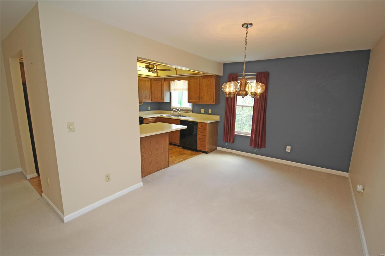 8815 Pardee Forest Drive, Unit C St. Louis, MO 63123 - Photo 7 of 31