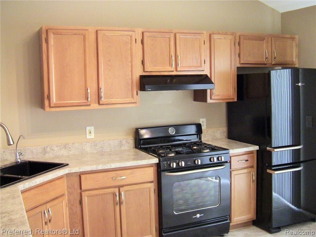 15923 Ridgebrook Path Romulus, MI 48174 - Photo 6 of 26