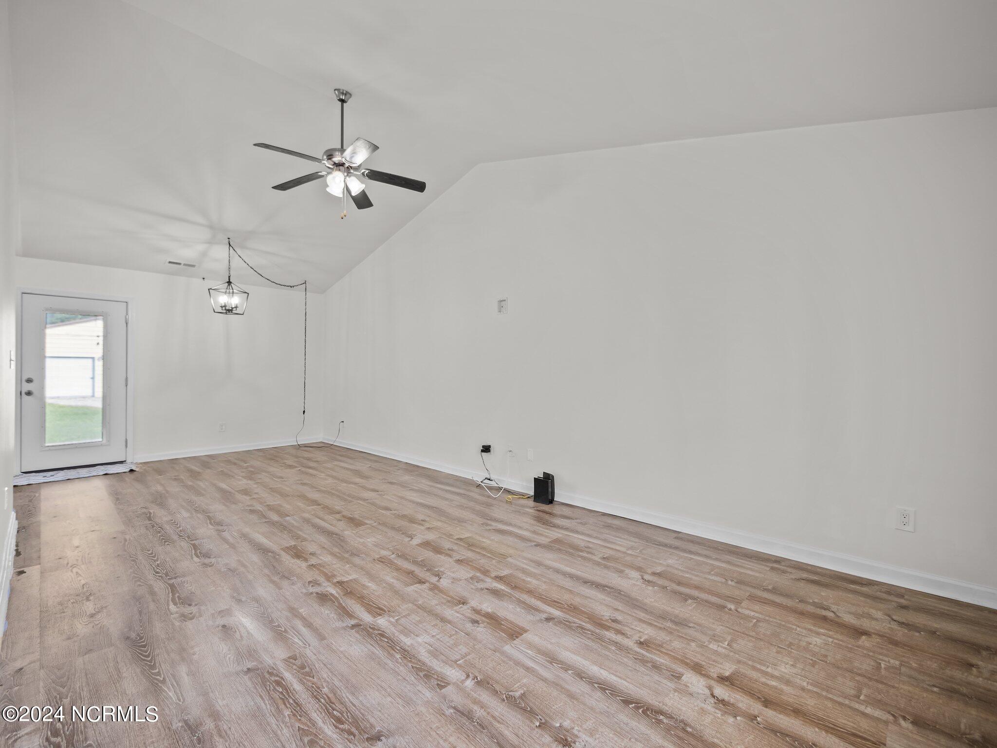 463 Spring Hill Road Maysville, NC 28555 - Photo 9 of 34 24-web-or-mls-P7291228