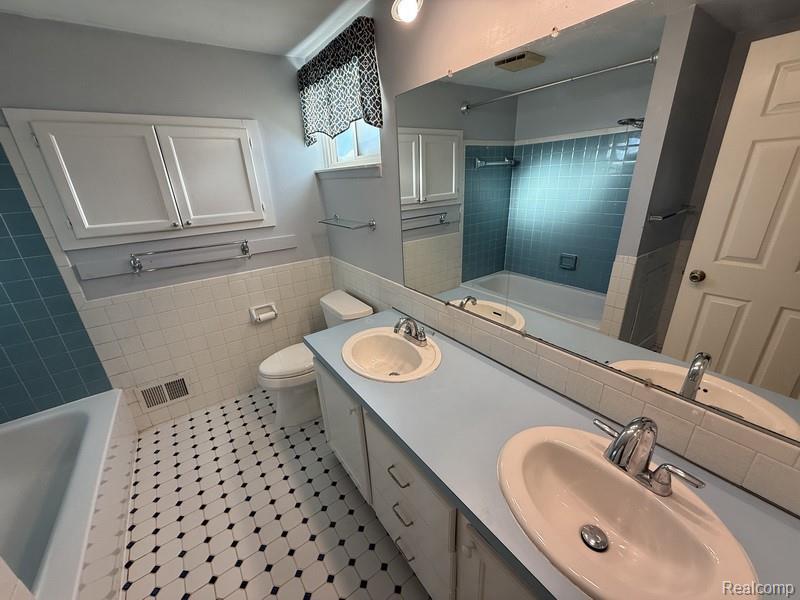4733 Nathan West Sterling Heights, MI 48310 - Photo 17 of 25