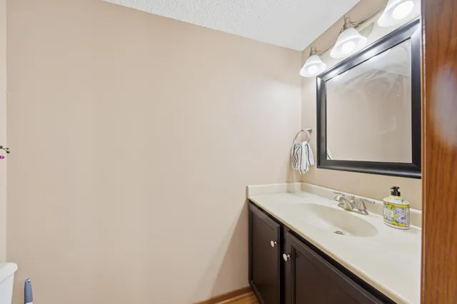 $190,000 | 13463 Zenith Lane, Eden Prairie, MN 55346