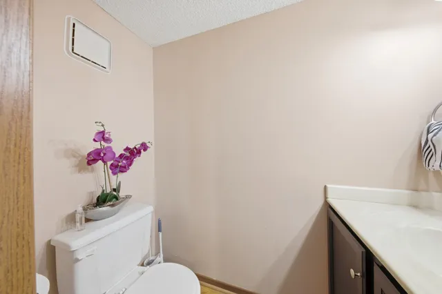 $190,000 | 13463 Zenith Lane, Eden Prairie, MN 55346