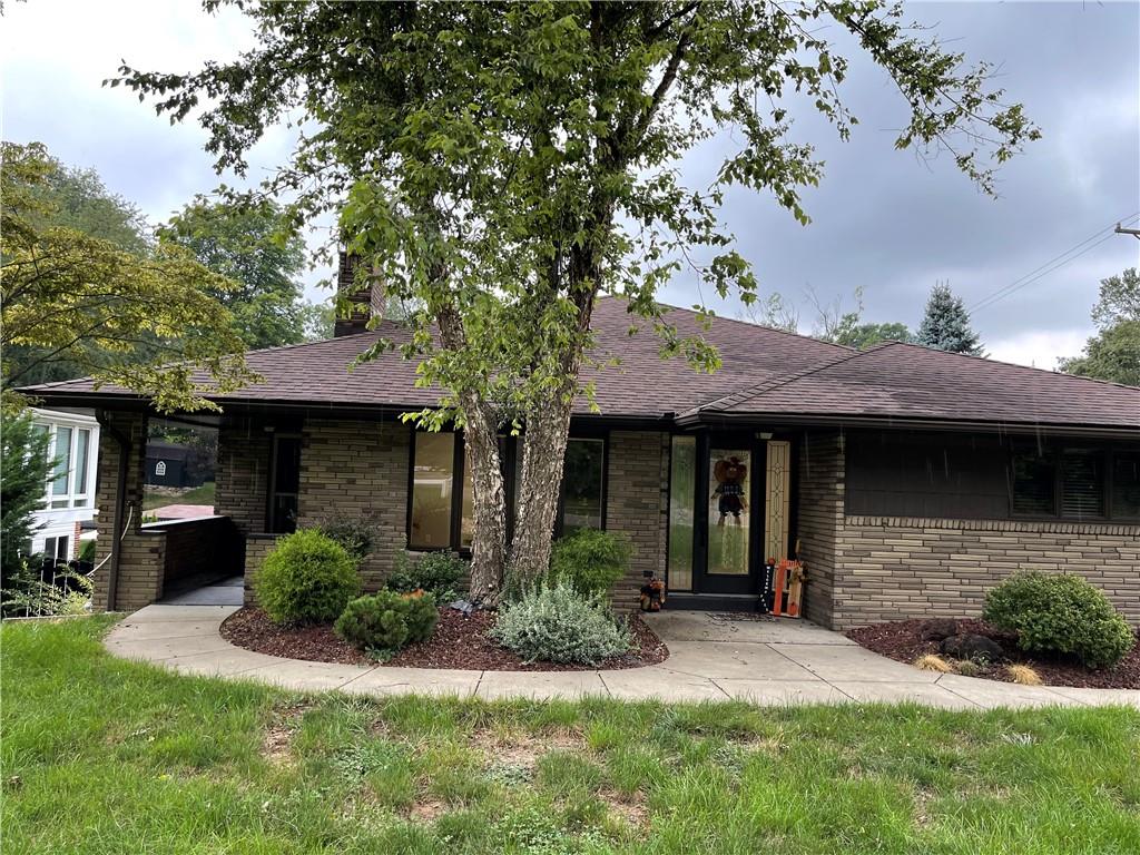 2318 Forest Grove Road Coraopolis, PA 15108 - Photo 2 of 25 Gallery Image 2