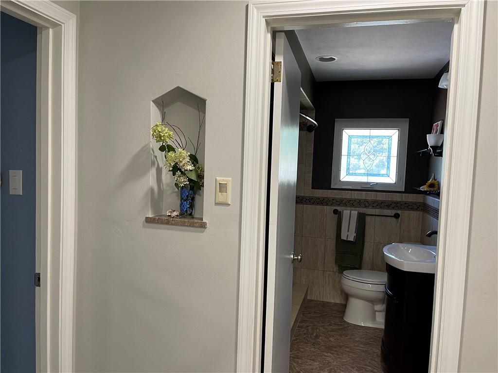 2318 Forest Grove Road Coraopolis, PA 15108 - Photo 17 of 25 Gallery Image 17