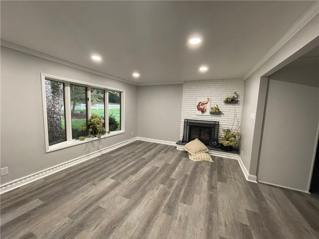 2318 Forest Grove Road Coraopolis, PA 15108 - Photo 3 of 25 Gallery Image 3