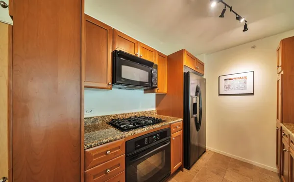 $3,000 | 4808 North 24th Street, Unit 427, Phoenix, AZ 85016