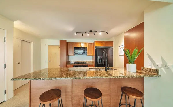 $3,000 | 4808 North 24th Street, Unit 427, Phoenix, AZ 85016