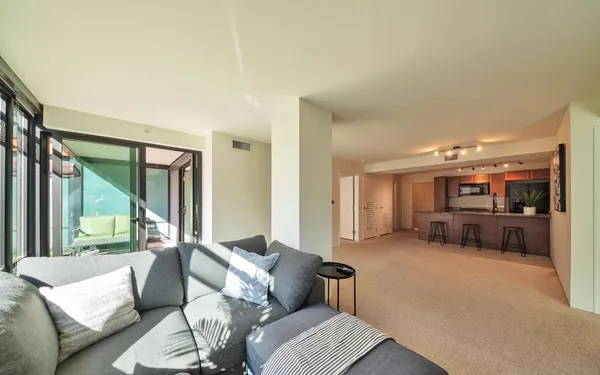 $3,000 | 4808 North 24th Street, Unit 427, Phoenix, AZ 85016