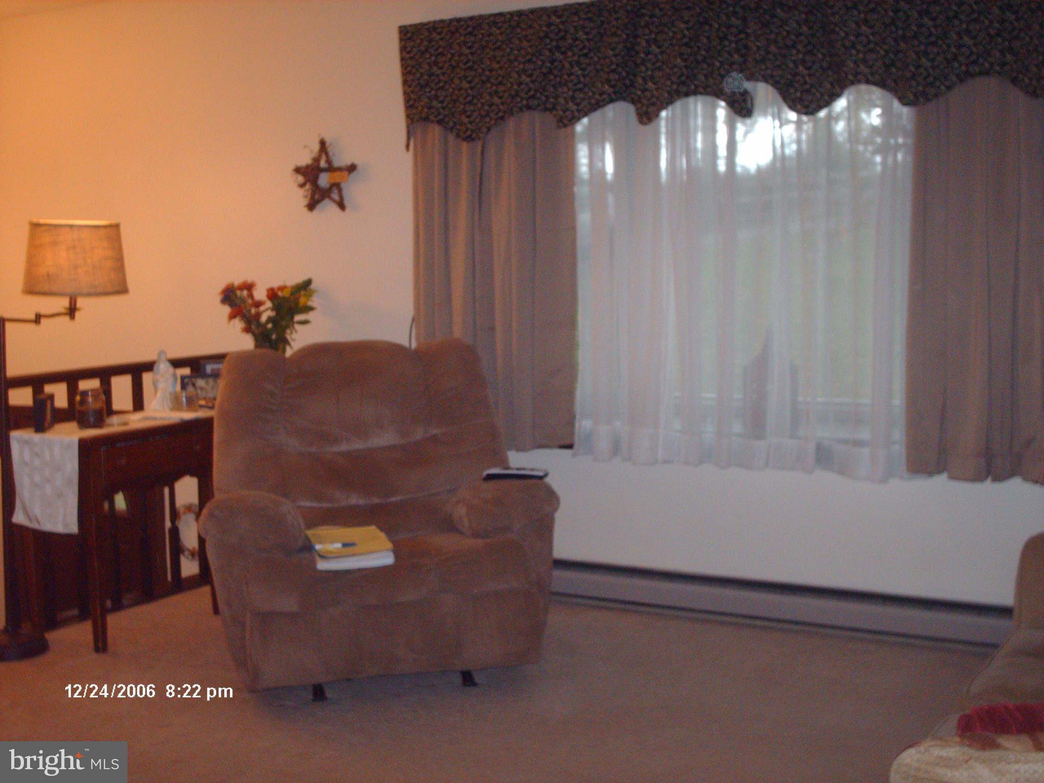 2888 Uniontown Road Westminster, MD 21158 - Photo 5 of 27 Living Room