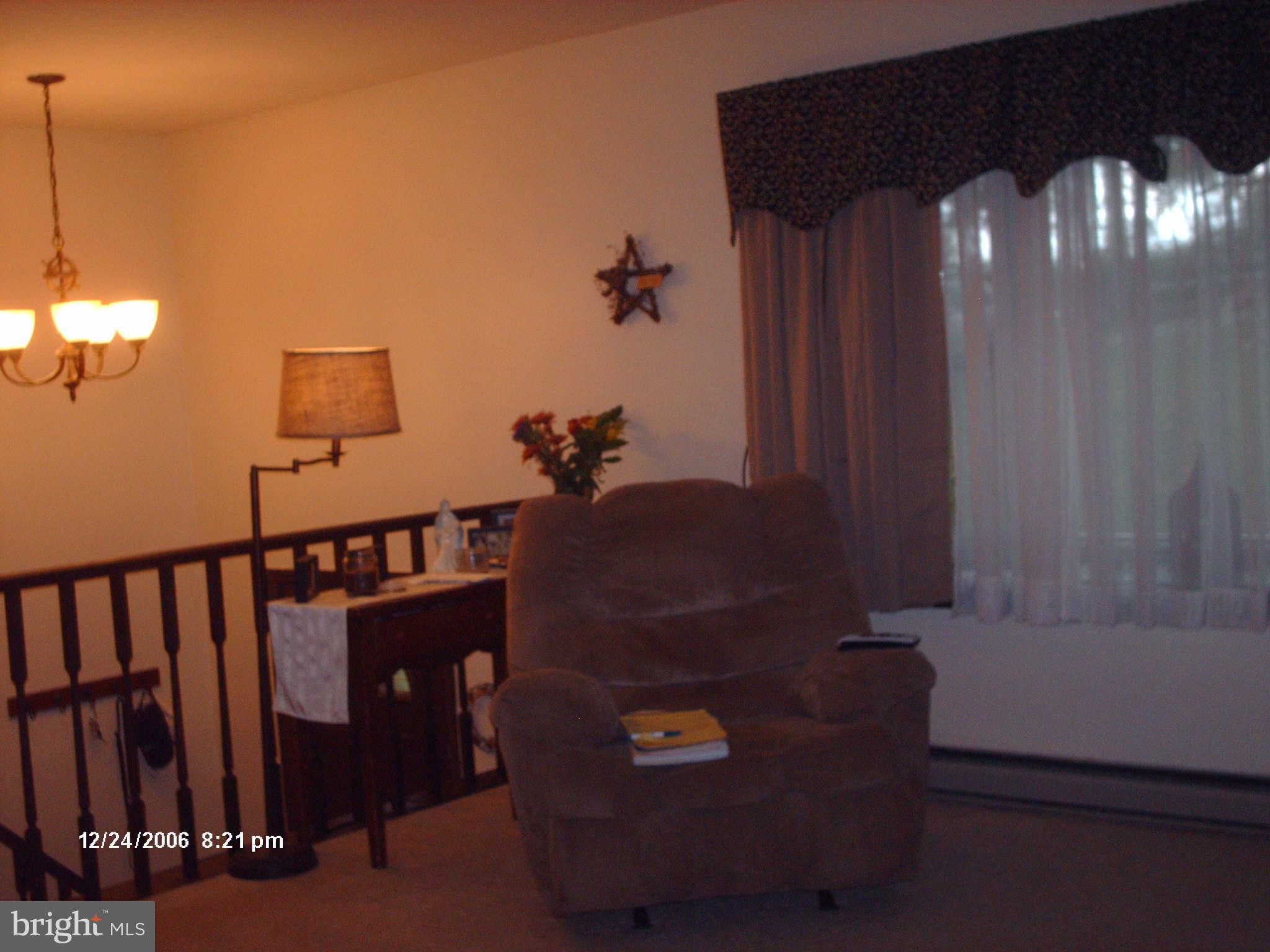 2888 Uniontown Road Westminster, MD 21158 - Photo 7 of 27 Living Room