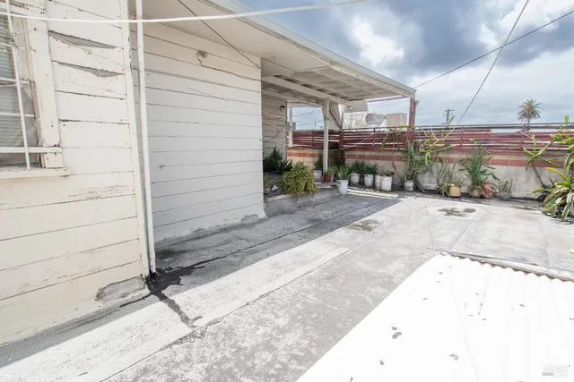 a view of a backyard space
