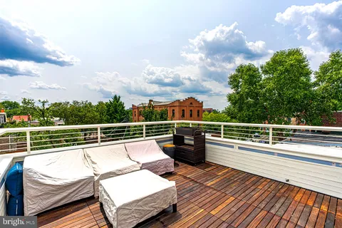 $7,995 | 325 D Street Southeast, Washington, DC 20003