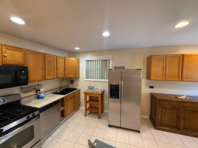 $1,875 | 840 North Austin Boulevard, Unit 1, Oak Park, IL 60302