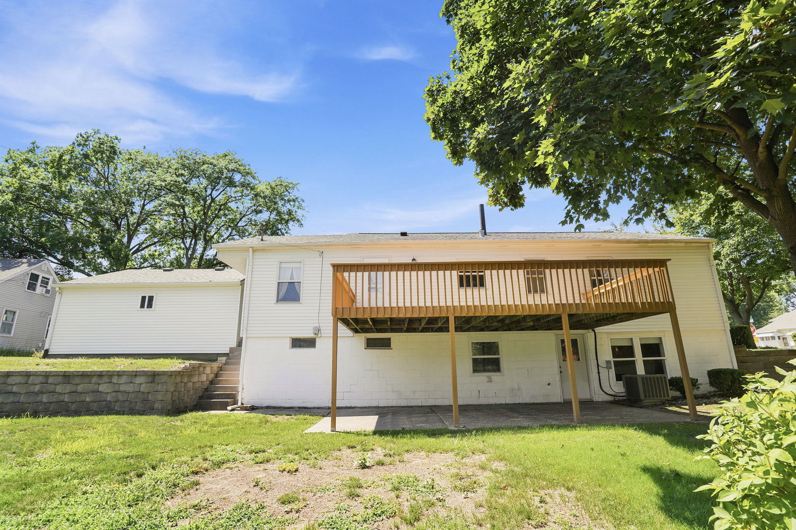 3002 15th Street Moline, IL 61265 - Photo 3 of 25