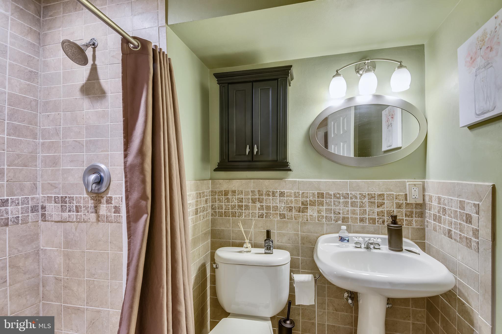 1515 Stuart Road Reston, VA 20194 - Photo 35 of 81 Lower LvlBathroom with Shower