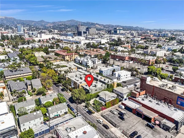 $965,000 | 1120 North El Centro Avenue, Unit 5, Los Angeles, CA 90038