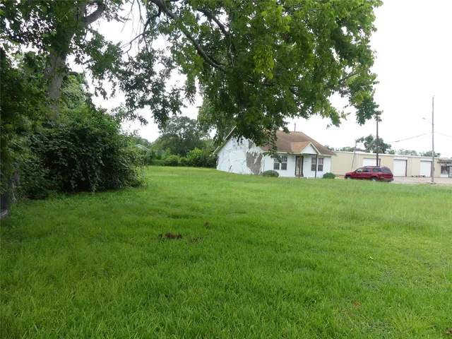 $420,000 | 7713 Airline Drive, Houston, TX 77037