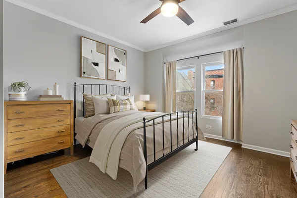 $615,000 | 1043 West School Street, Unit 207, Chicago, IL 60657
