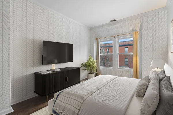 $615,000 | 1043 West School Street, Unit 207, Chicago, IL 60657