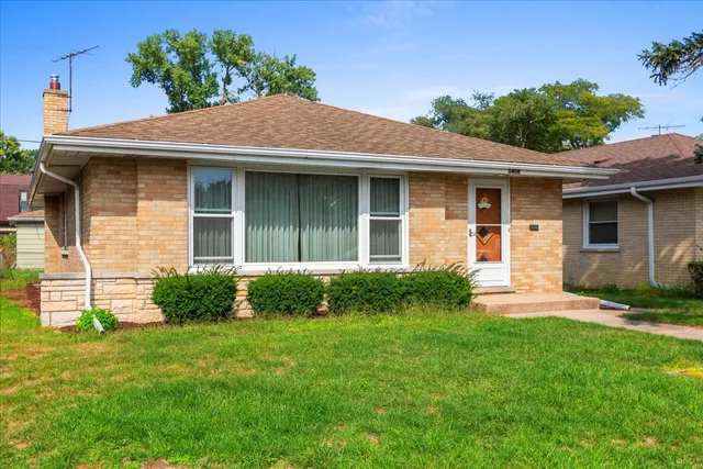 $3,150 | 5408 Harvard Terrace, Skokie, IL 60077