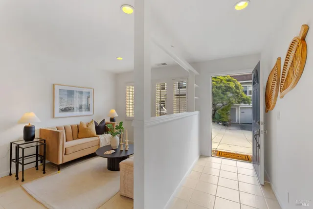 $1,077,000 | 14 Mariner Green Drive, Corte Madera, CA 94925