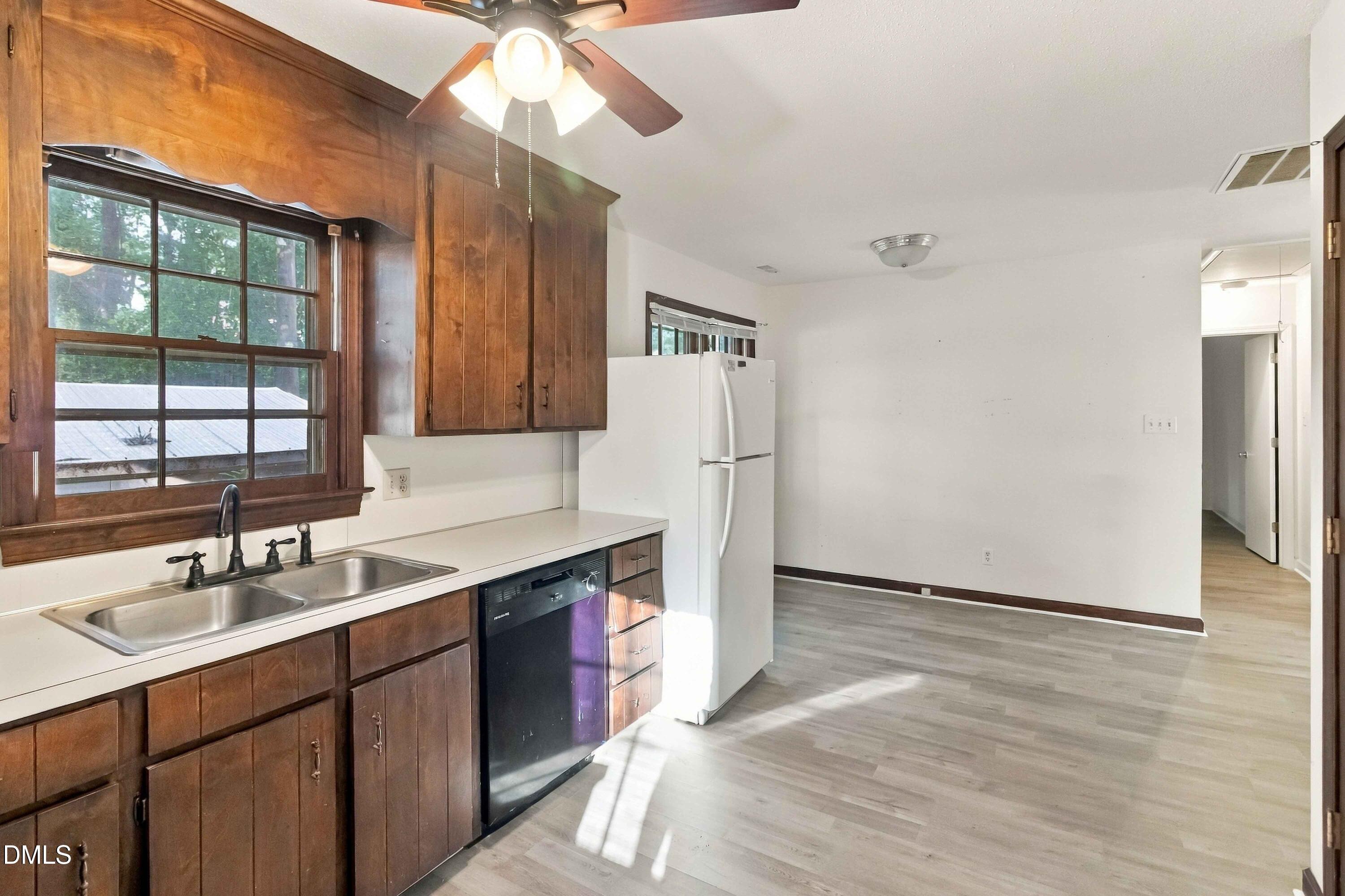 816 Evergreen Road Rocky Mount, NC 27803 - Photo 9 of 18 014