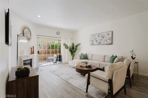 $799,000 | 435 East Valencia Avenue, Unit 105, Burbank, CA 91501