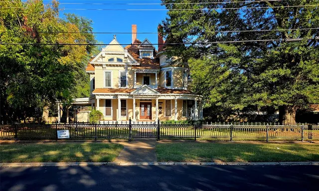 $450,000 | 802 Fitzhugh Avenue, Paris, TX 75460