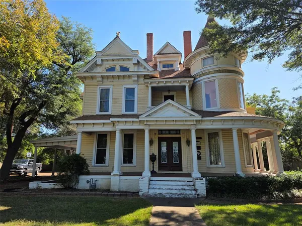 $425,000 | 802 Fitzhugh Avenue, Paris, TX 75460